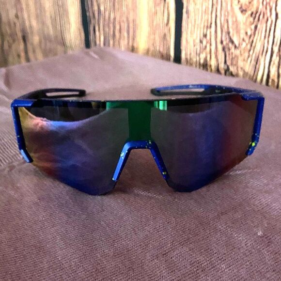 None Accessories - Stylish Blue Sunglasses, 1GG-145SUNG004